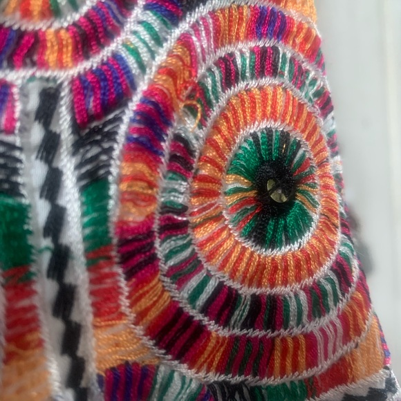 Akemi + Kin Top - Picture 7 of 8